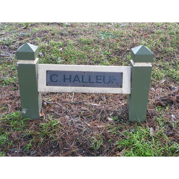 photo of nameplate for C Halleur