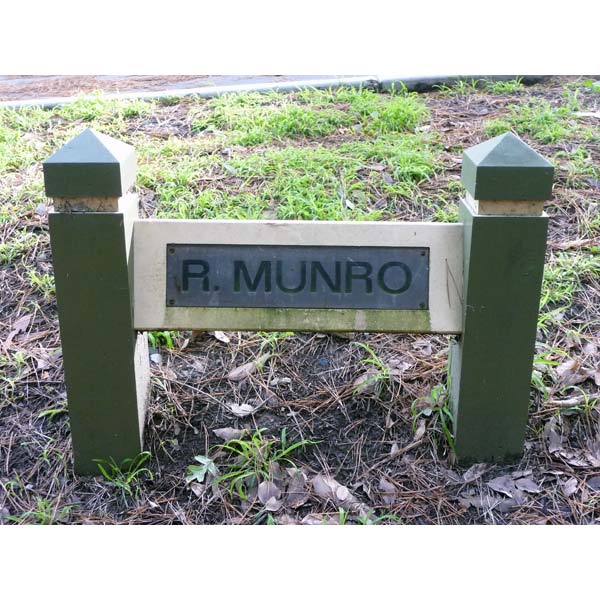 photo of nameplate for R Munro