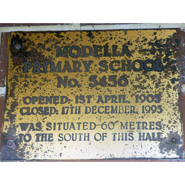 photo of Modella Primary School plaque