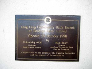 Lang Lang Community Bank plaque