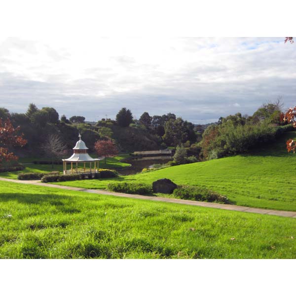 photo of BJ Wallis Gardens