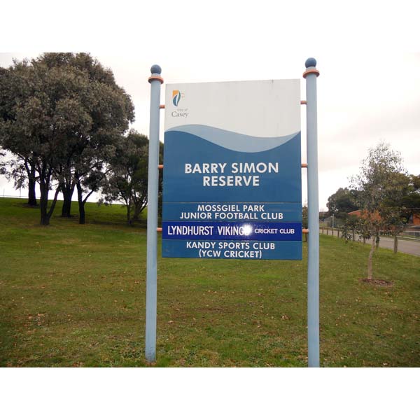 photo of Barry Simon Reserve sign